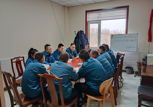 2024年2月2日，國網山東東營分公司東營區公司工程公司領導蒞臨東營華昌電力工程有限公司部署春節期間安全生產及節后安規準入考試工作。